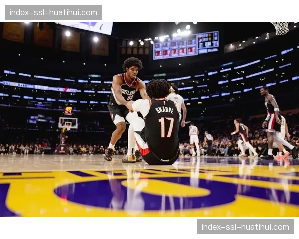 开拓者新星谢登·夏普接受右肩手术，赛季报销