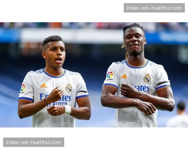 卡马文加两黄变一红，皇马十人应战拜仁陷入被动